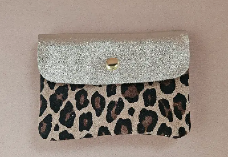 Porte monnaie kangoobi leopard platine